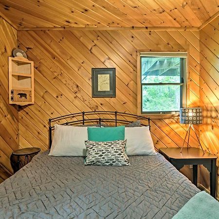 Riverfront Traverse City Cabin Fish, Kayak And Tube Eksteriør billede