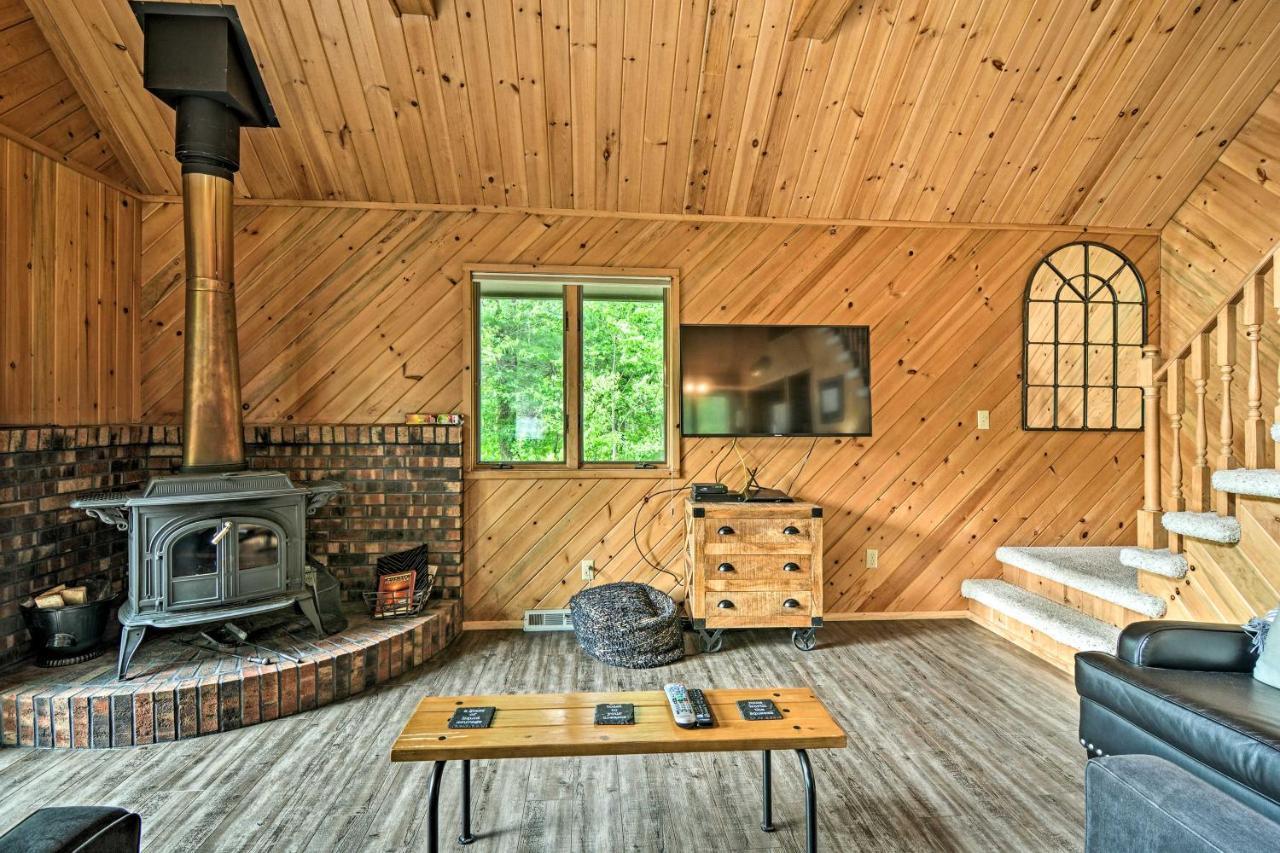 Riverfront Traverse City Cabin Fish, Kayak And Tube Eksteriør billede