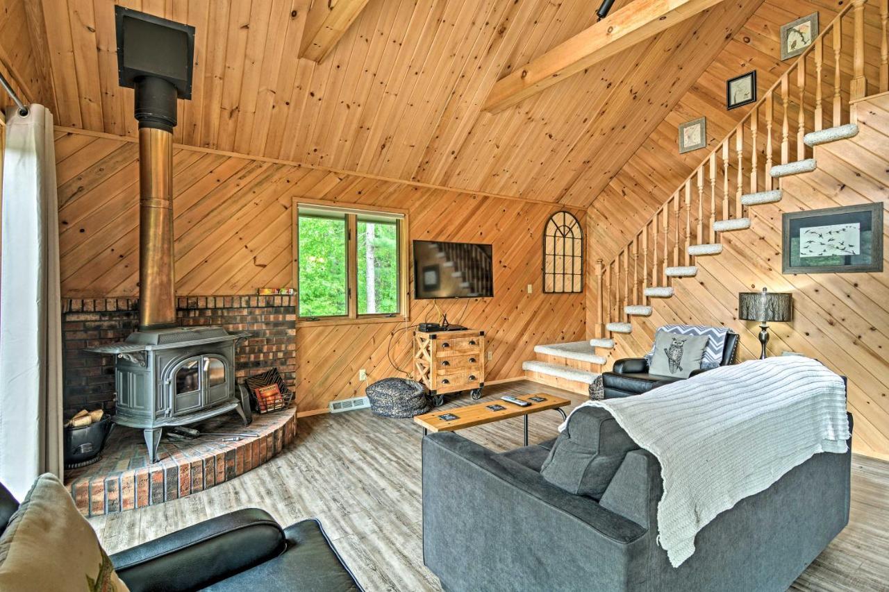 Riverfront Traverse City Cabin Fish, Kayak And Tube Eksteriør billede