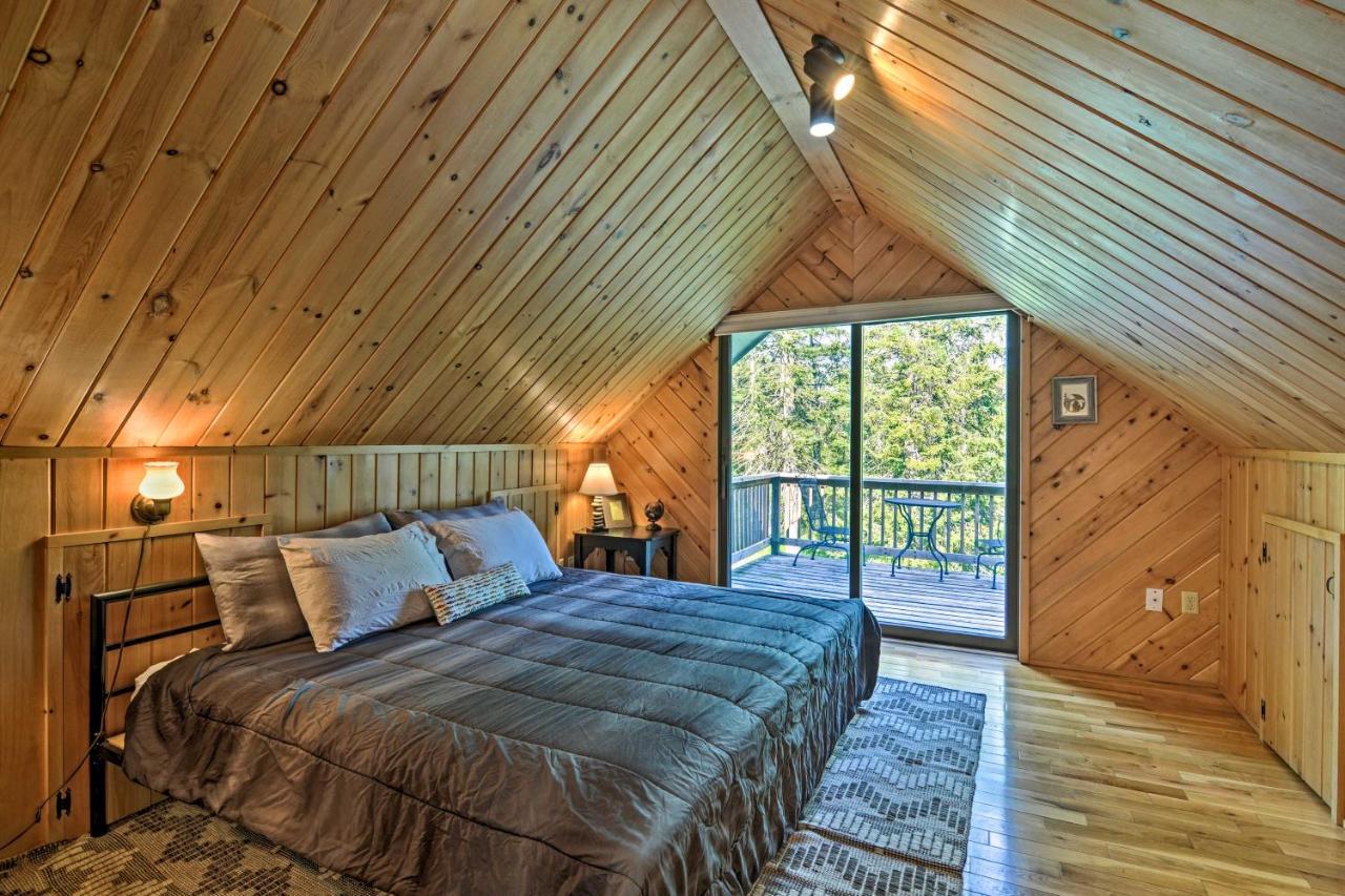 Riverfront Traverse City Cabin Fish, Kayak And Tube Eksteriør billede