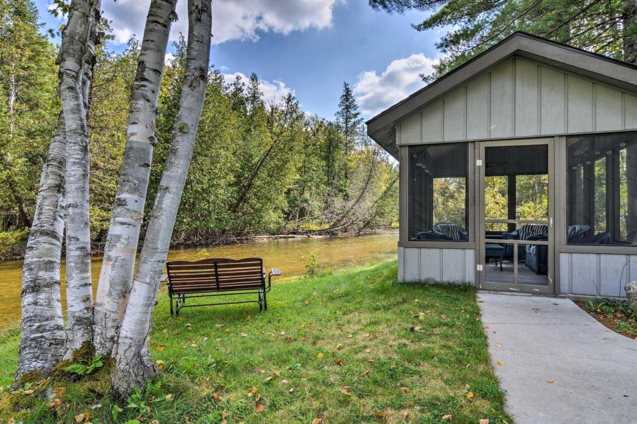 Riverfront Traverse City Cabin Fish, Kayak And Tube Eksteriør billede