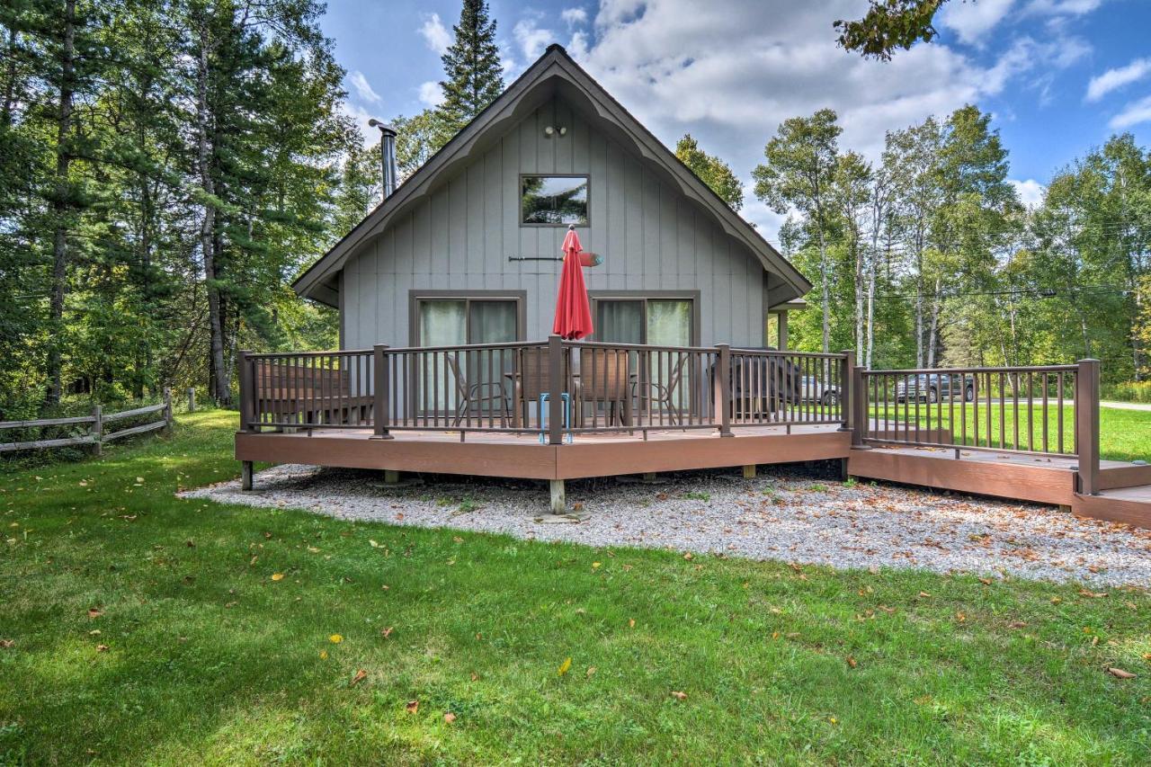 Riverfront Traverse City Cabin Fish, Kayak And Tube Eksteriør billede
